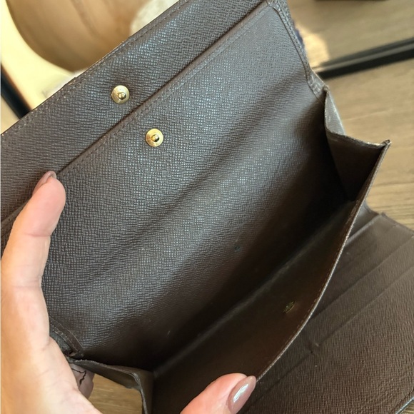 Louis Vuitton Damier Canvas Wallet - Picture 8 of 16